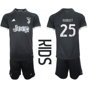 Lacne Dětský Futbalové dres Juventus Adrien Rabiot #25 2023-24 Krátky Rukáv - Tretina (+ trenírky)